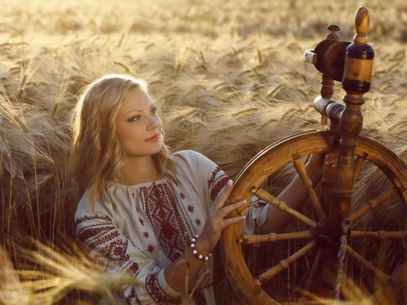 Незаміжні дівчата на Куделицю молили вищі сили подарувати їм судженого