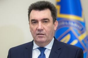 Данілов зазначив, що у грудні 2019 року РНБО ухвалила п'ять варіантів розвитку ситуації на Донбасі