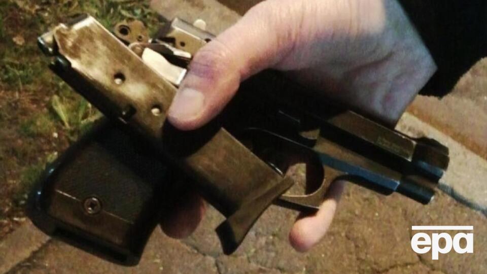 Поліцейські, які прибули на виклик, вилучили зброю у 44-річного порушника