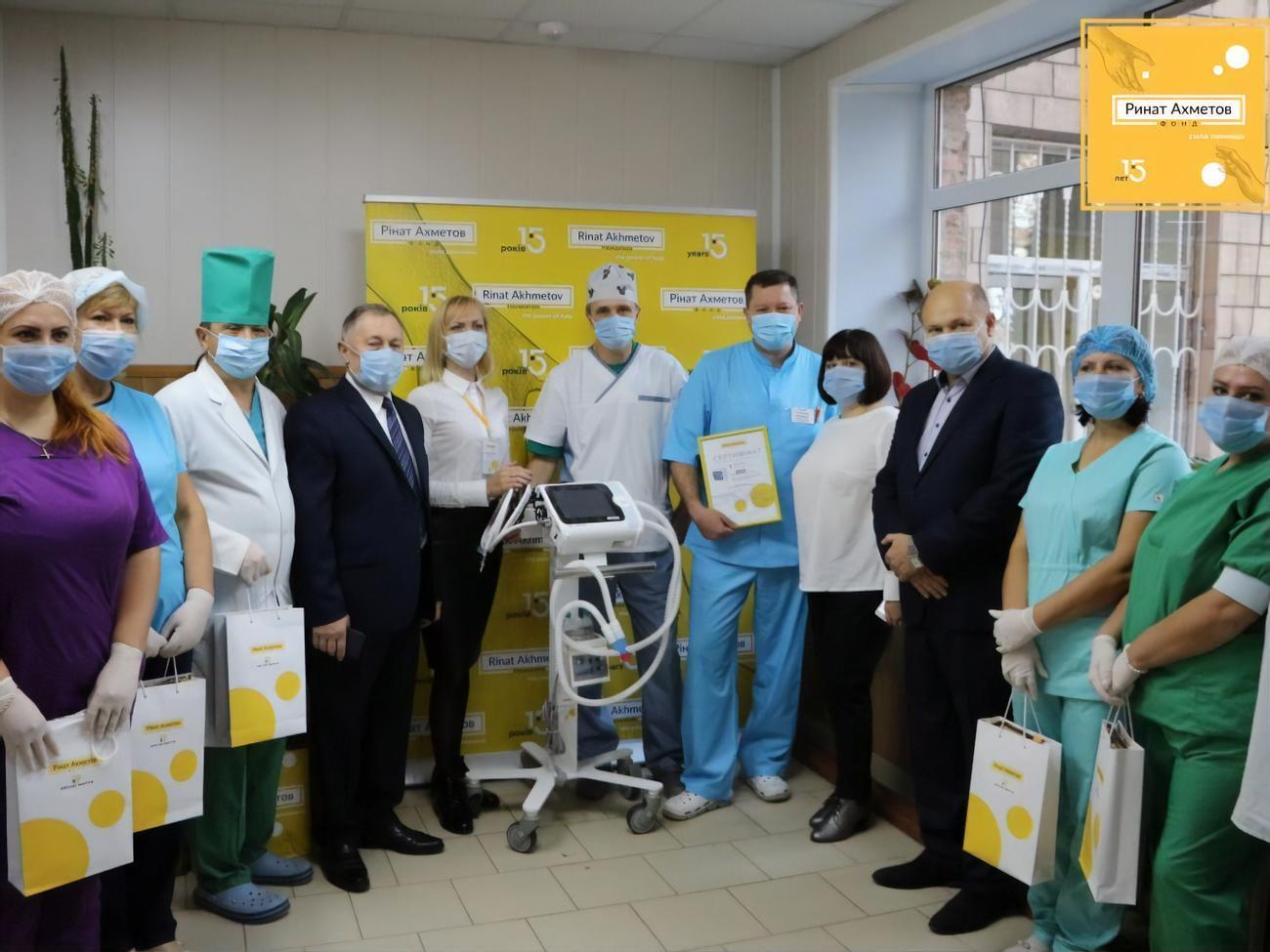 Аппараты ИВЛ от Фонда Рината Ахметова и бизнесов SCM получат все регионы Украины, кроме оккупированного Крыма