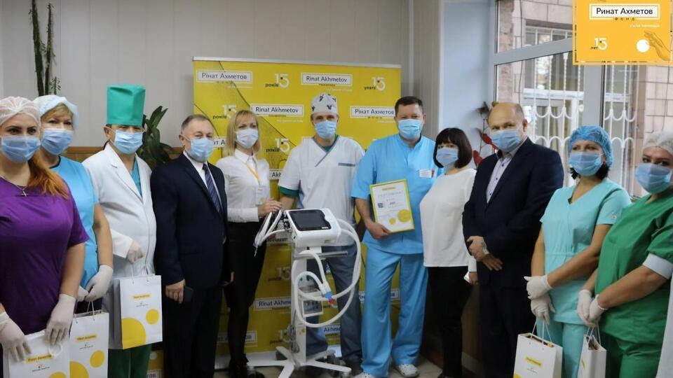 Аппараты ИВЛ от Фонда Рината Ахметова и бизнесов SCM получат все регионы Украины, кроме оккупированного Крыма