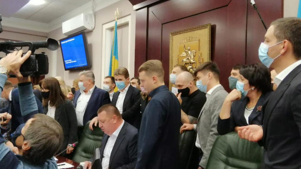 Нібито хворий на COVID-19 депутат Браславський відмовився покидати засідання