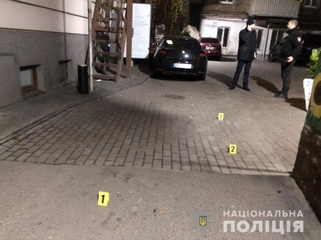 За даними поліції, відвідувачі кафе посварилися з охороною закладу