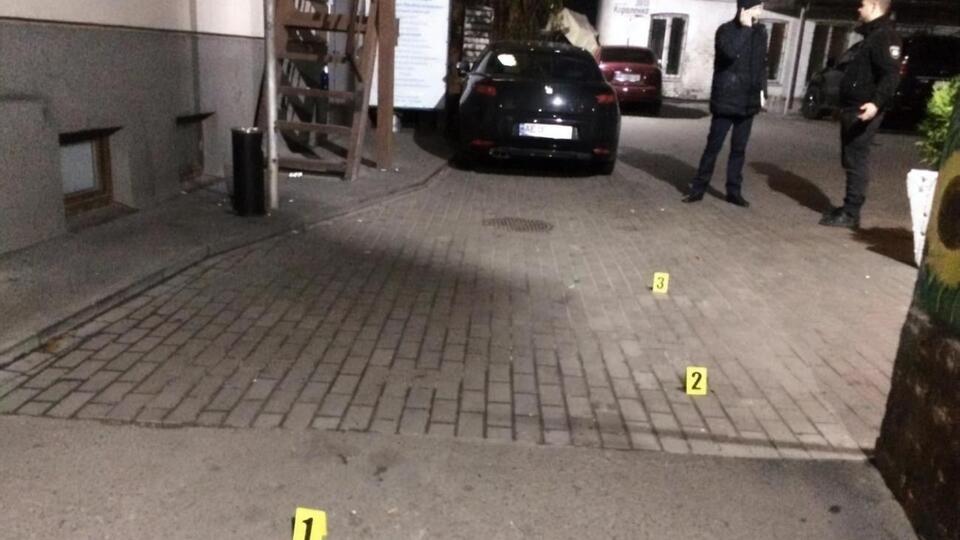 По данным полиции, посетители кафе поссорились с охраной заведения