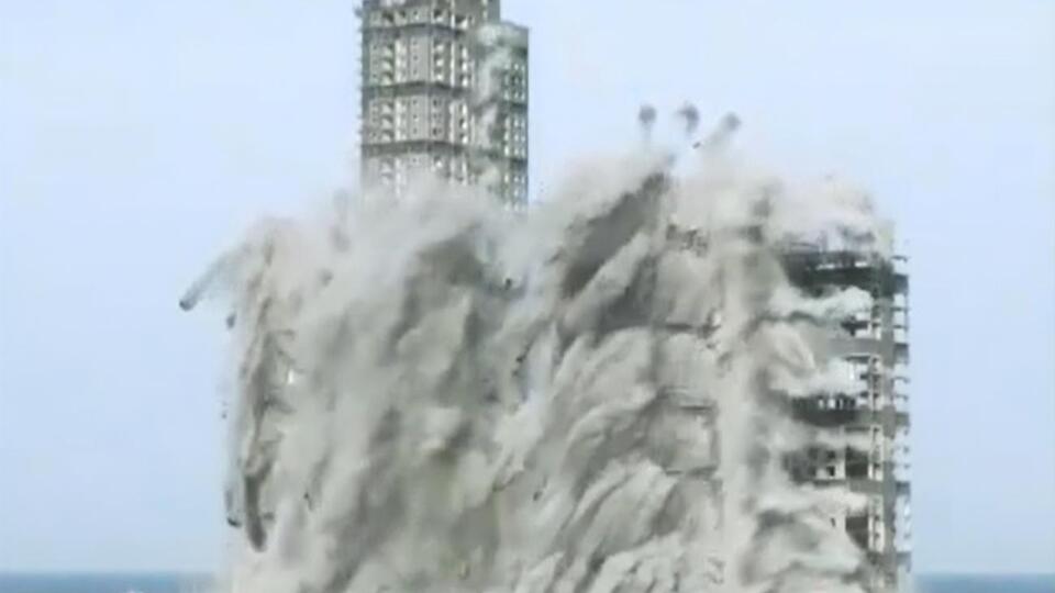 Четыре небоскреба упали за 10 секунд
