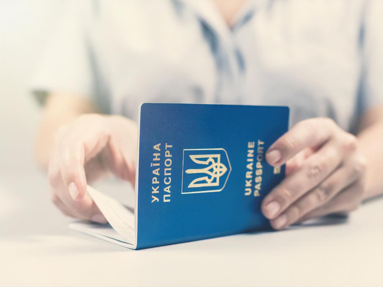 Підставою для отримання виборчого бюлетеня на виборах є паспорт громадянина України, нагадали в "Опорі"