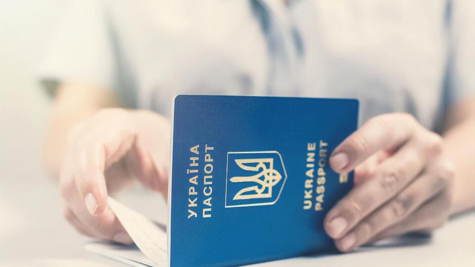 Основанием для получения избирательного бюллетеня на выборах является паспорт гражданина Украины, напомнили в "Опоре"