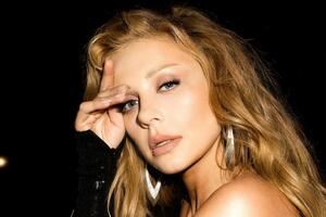 Тіна Кароль знялася в білизні