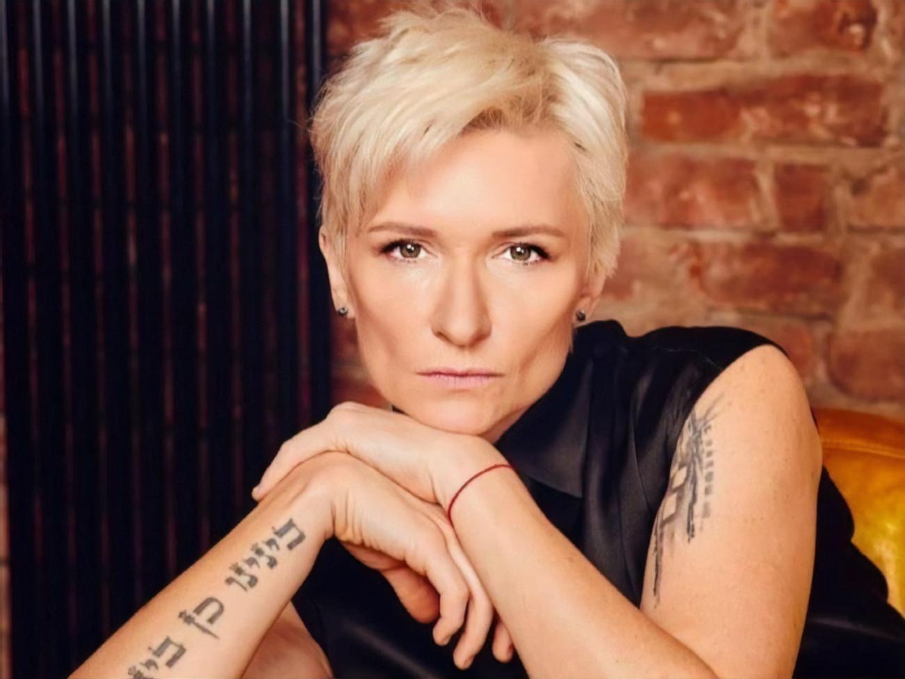 Арбенина родила двойню, сына и дочь, в 2010 году