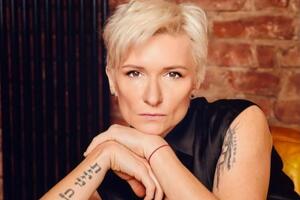 Арбенина родила двойню, сына и дочь, в 2010 году