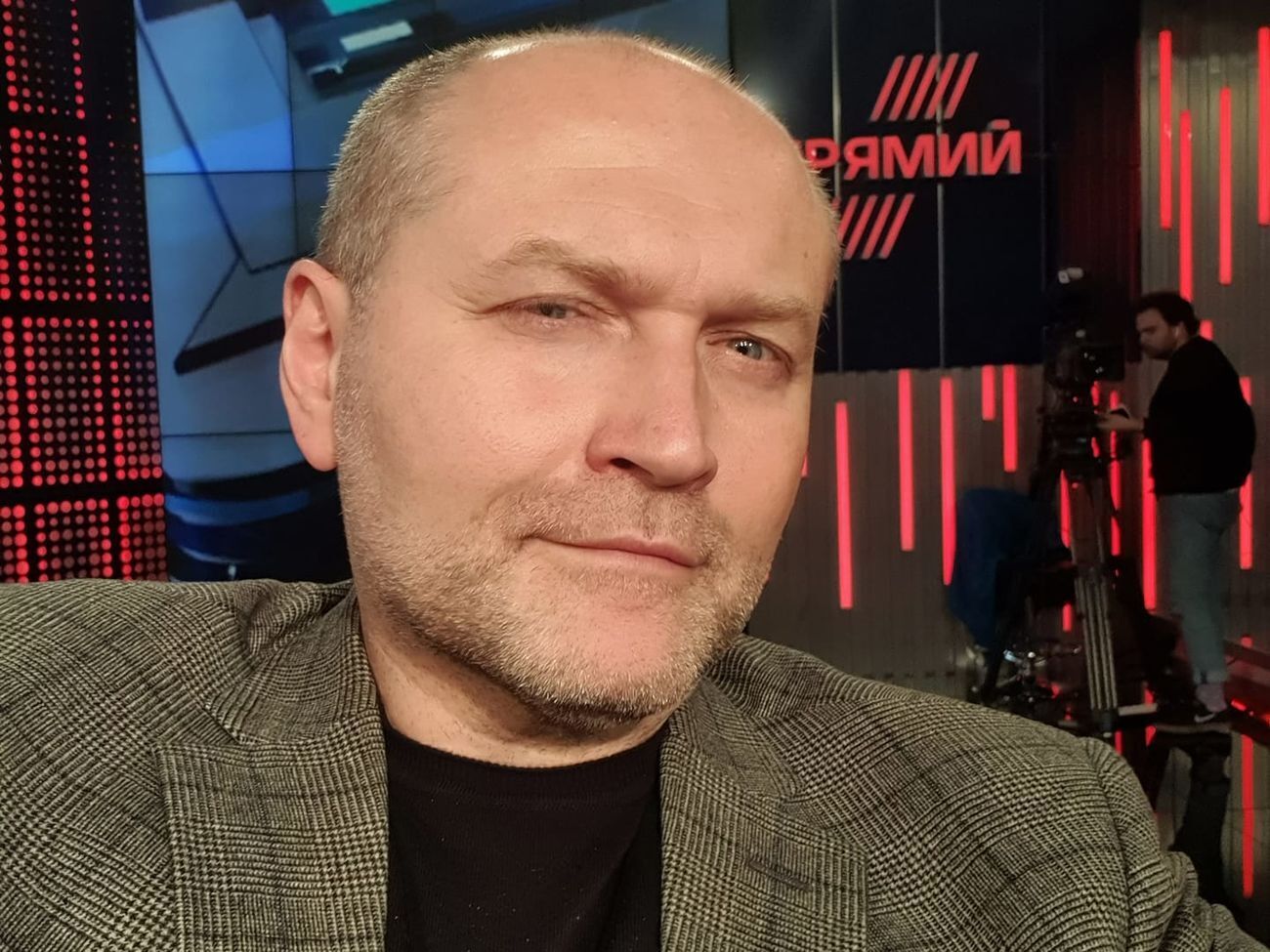 Президент України в особистому акаунті відповідає якомусь мудаку із "запоребрика". Зеленський так і залишився актором "Кварталу"