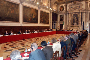 В Венецианской комиссии подчеркнули, что борьба с коррупцией и соблюдение принципа верховенства права не должны разделяться