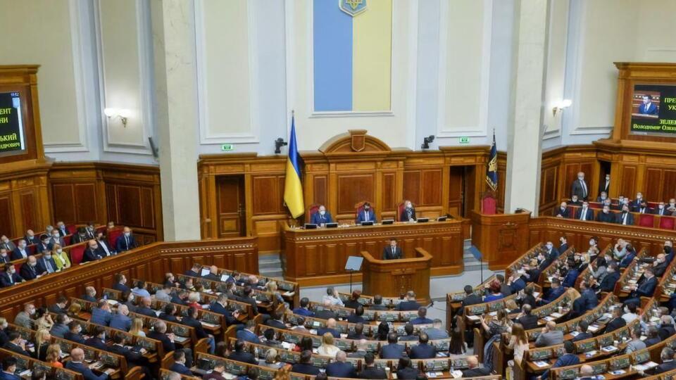 Чотири політсили Ради вважають, що законопроєкт про розпуск КСУ є неконституційним