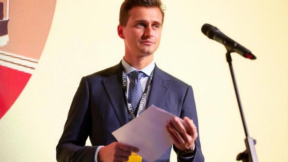 Колишній телеведучий може увійти в історію як "трунар" цілої вагонобудівної галузі, пише УНІАН