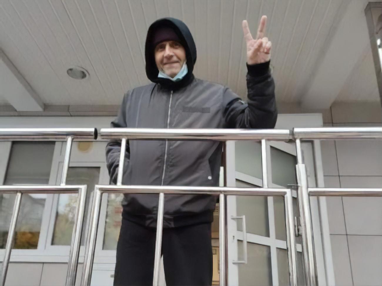 После избиения и операций Балух проходит реабилитацию