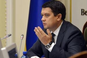 Разумков: Якщо ми за два тижні не можемо провести засідання і можемо розглянути тільки чотири питання, у мене виникає логічне запитання: а що ми робимо?