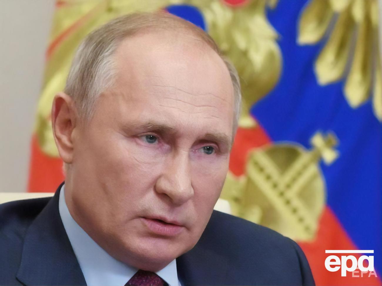 Володимир Путін інформації про свою ймовірну третю доньку поки не коментував, проте його прессекретар вже назвав розслідування журналістів на цю тему "малопереконливим"