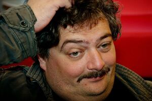 Народ в России только тот, пусть даже он ни в чем не отличался, с кем это лично делает начальство и кто ему восторженно дает