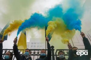 27 жовтня КC України скасував частину положень антикорупційних законів