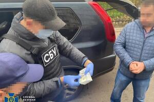 СБУ задержала председателя Черниговской РГА Сергея Журмана во время получения $10 тыс.
