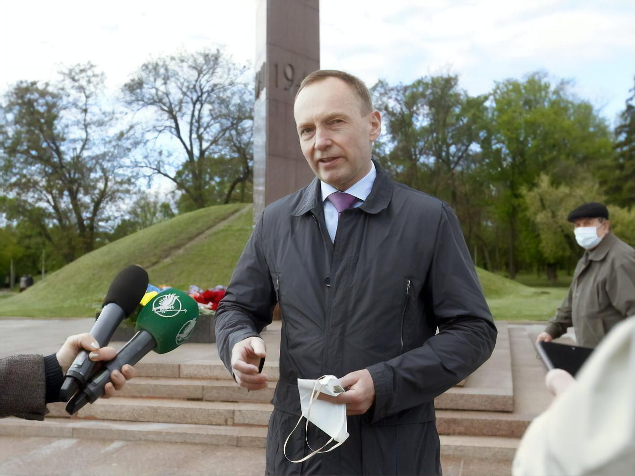 Атрошенко обіймає посаду мера Чернігова із грудня 2015 року