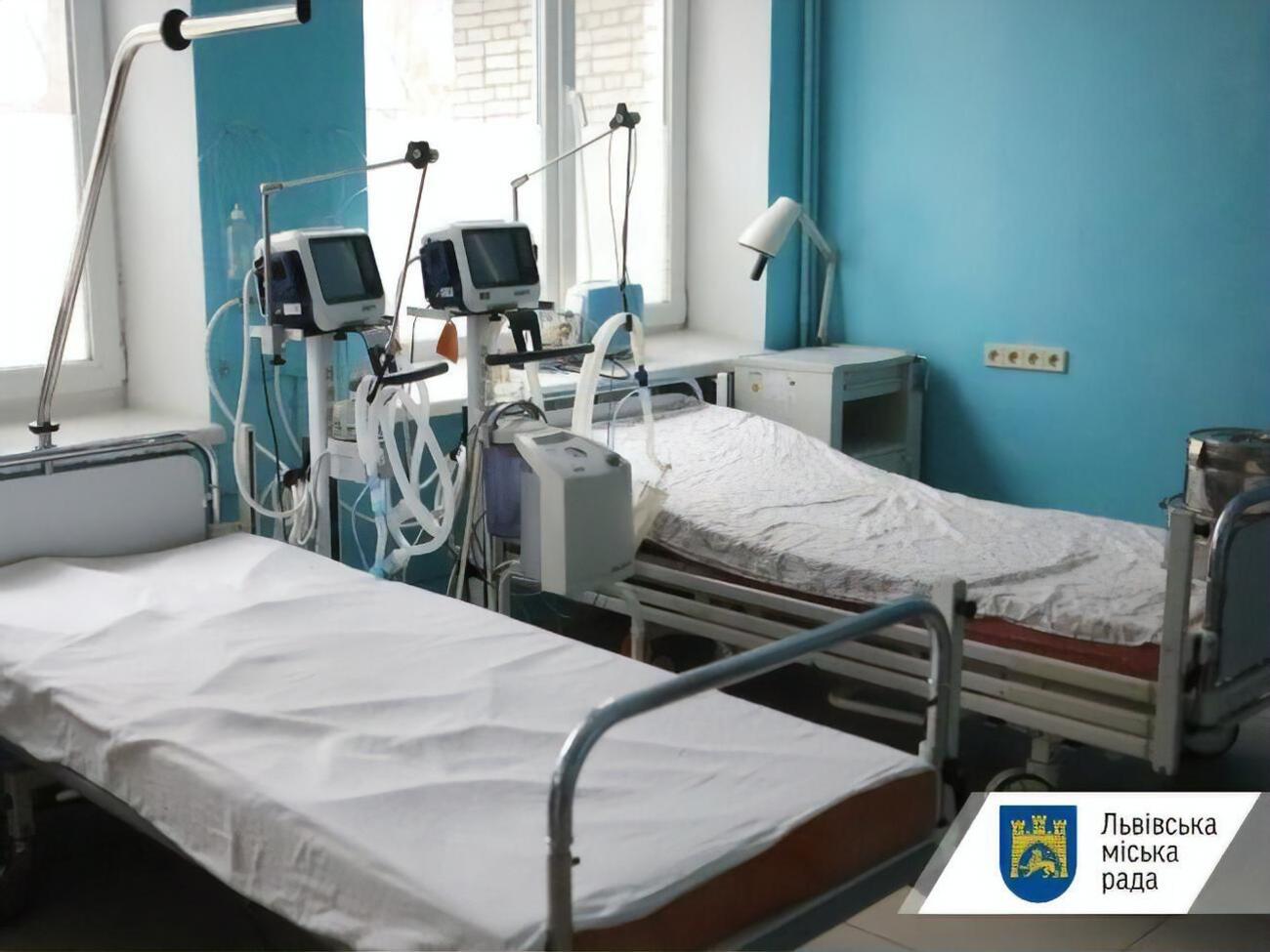 У Львові розгортають додаткові ліжка для хворих на COVID-19