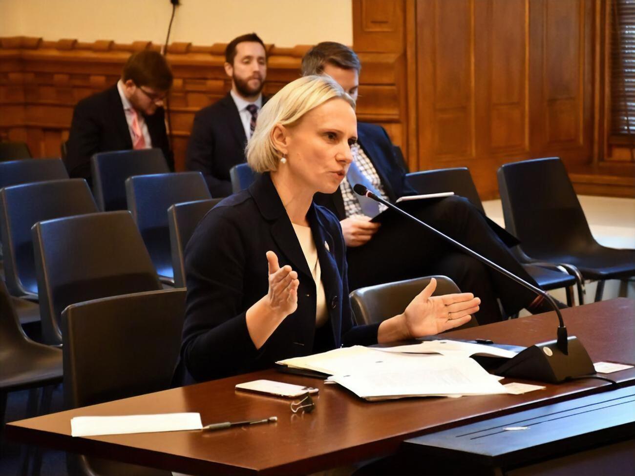 Спартц (на фото) займе місце республіканки Сьюзен Брукс, яка вийшла на пенсію