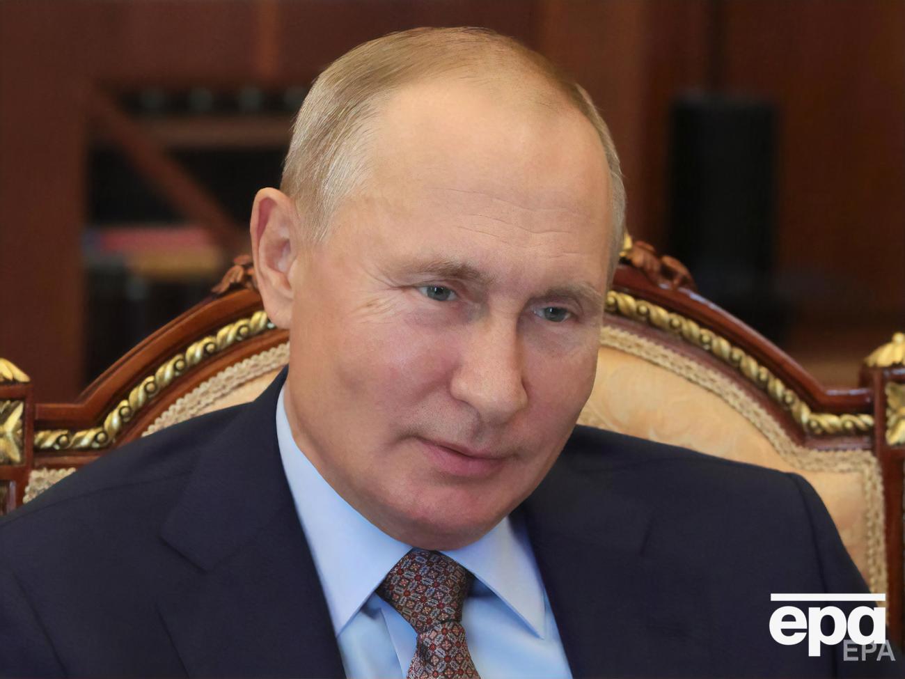 31 октября Путин внес в Госдуму законопроект, который позволит ему стать пожизненным сенатором