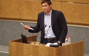 Раньше "неприкосновенность" Путина ограничивалась временем президентских полномочий, а теперь будет всегда – даже если дедушка снимет корону