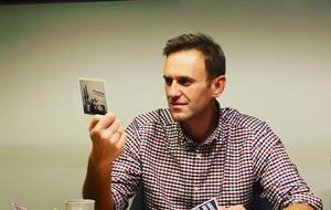 В постановлении томского суда Навального называют "лицом, претендующим на роль потерпевшего"