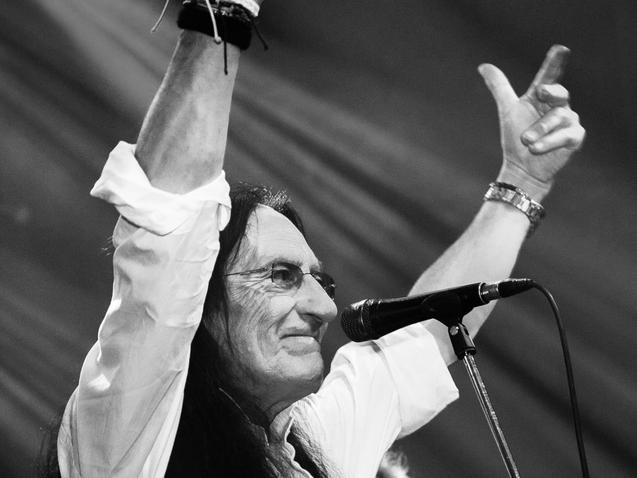 Хенсли умер в окружении своей семьи