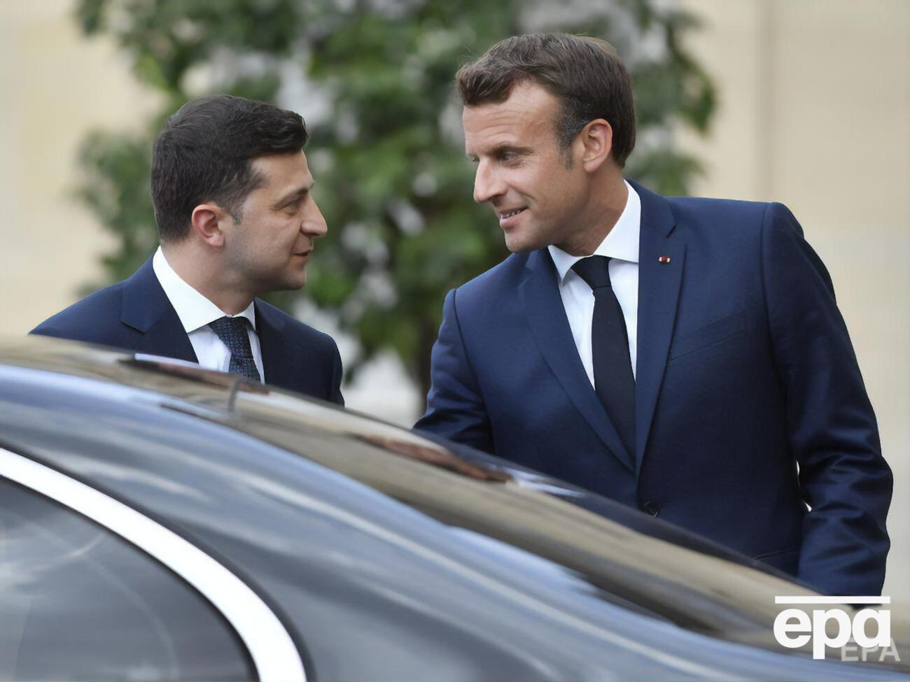 Зеленский и Макрон провели телефонный разговор