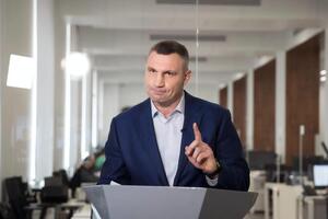 Кличко рассказал о ситуации с COVID-19 в школах города