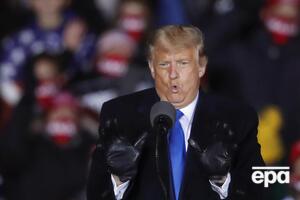 Трамп (на фото) поки відстає від Байдена