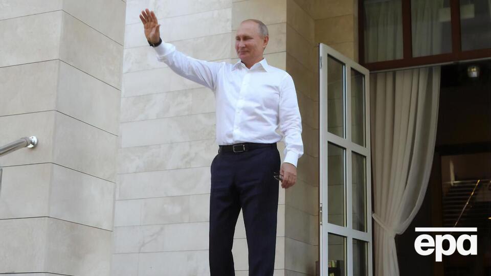 За словами Пєскова, Путін не збирається йти у відставку