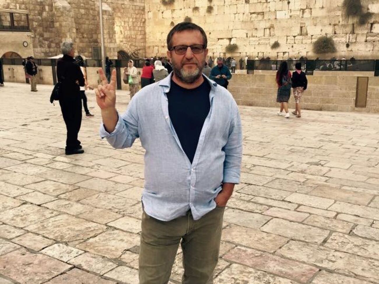 Жванецкий – это часть меня. И теперь он умер. Но я-то еще жив! И в этом смысле жив и он. Хоть и умер