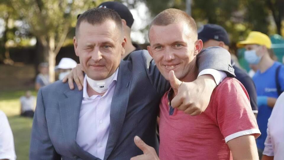 Філатов (ліворуч) у другому турі змагатиметься з Красновим