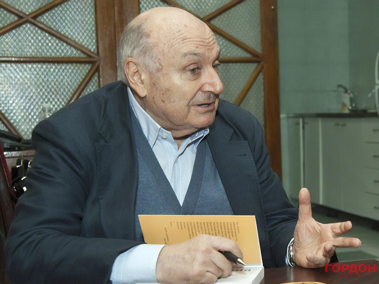 Михаил Жванецкий ушел из жизни сегодня, 6 ноября 2020 года. Ему было 86 лет