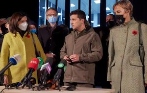 Зеленський зазначив, що вибори на Донбасі поки не є головним питанням