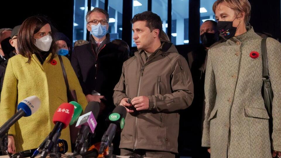 Зеленський зазначив, що вибори на Донбасі поки не є головним питанням