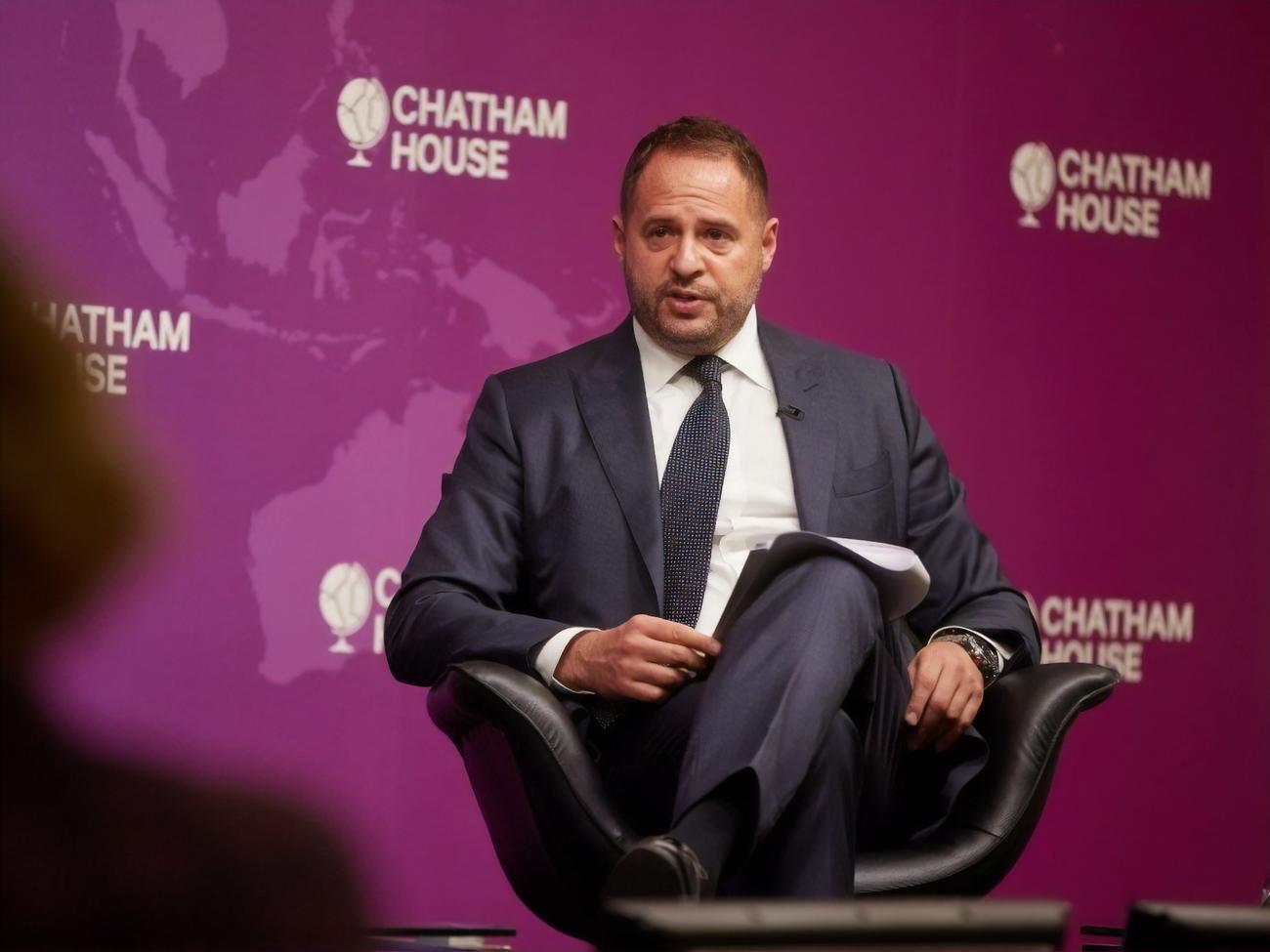 Ермак сообщил, что план действий по урегулированию конфликта на Донбассе обсудят в минском и нормандском форматах