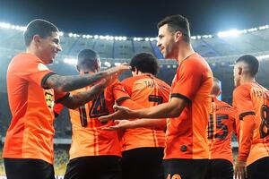 "Шахтер" забил три мяча