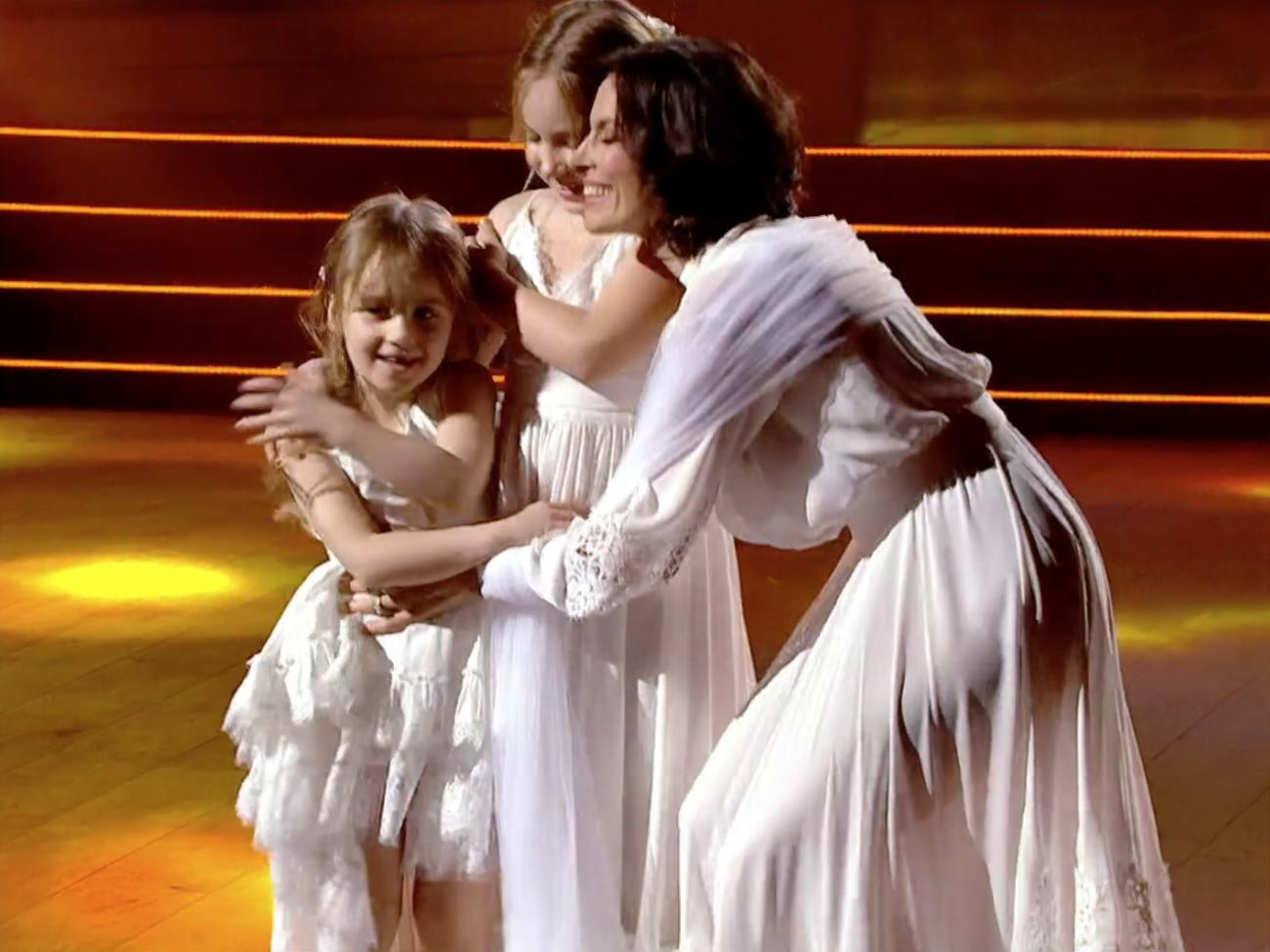 Мейхер із доньками танцювала під пісню Ніни Матвієнко