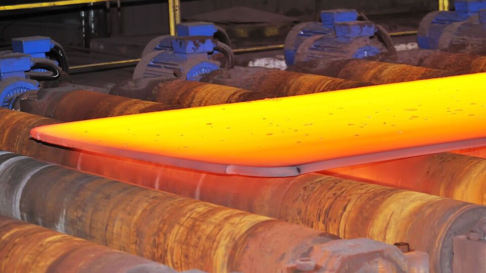 Створений дефіцит загрожує зупинкою діяльності заводів, оскільки сірчана кислота – обов'язкова складова технологічного процесу виробництва в металургії, зазначають в "Укрметалургпромі"