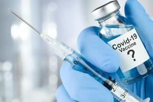В Бразилии умер участник испытаний вакцины от COVID-19 компании AstraZeneca