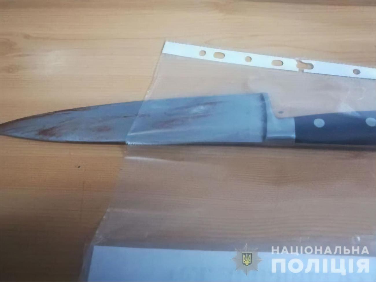 По словам Колесника, этот нож нападавший оставил в школе