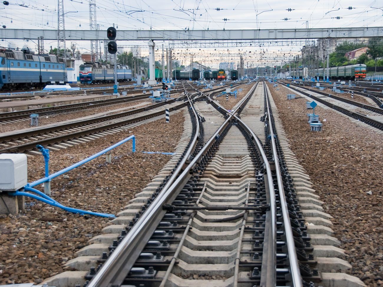 Казахские компании уже получили в Украине сертификаты на свою продукцию, в частности на рельсы и колеса, "крайне непрозрачным способом", сказано в письме