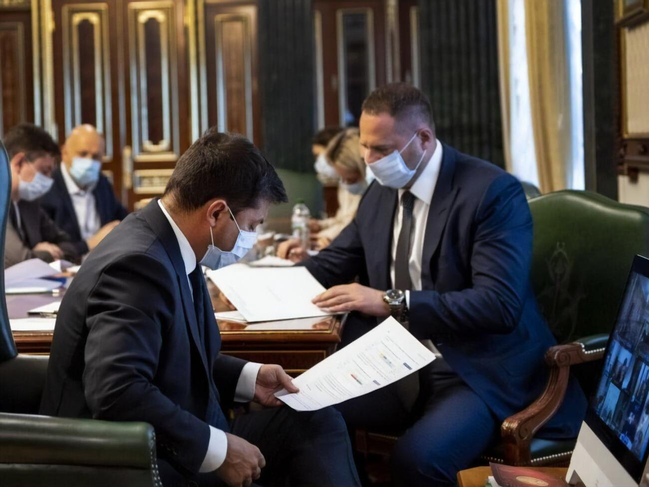 Президент и глава ОП самоизолировались