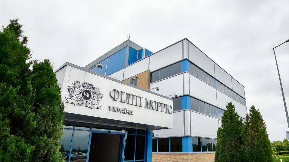 По данным журналистов, 4,8 млрд грн – это разовый платеж, и если законопроект №4065 будет принят в нынешней редакции, "Филип Моррис" окажется в более выгодных налоговых условиях, чем другие производители табачных изделий