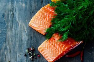 В готовую рыбу Мозговая добавляет свежемолотый перец